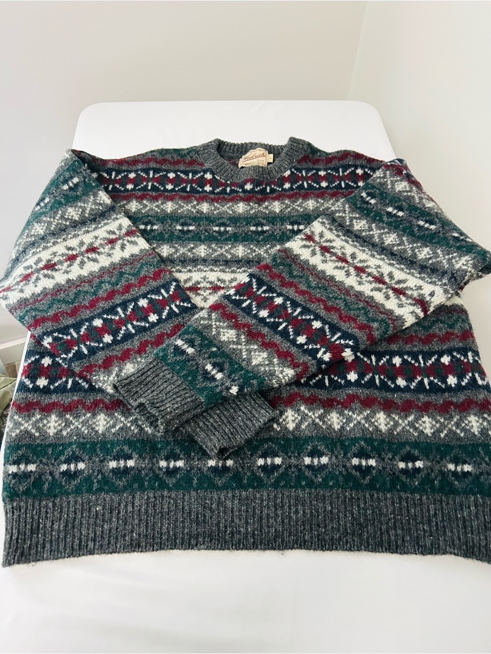 Vintage Woolrich wool sweater fair isle made in USA snowflake size large gray